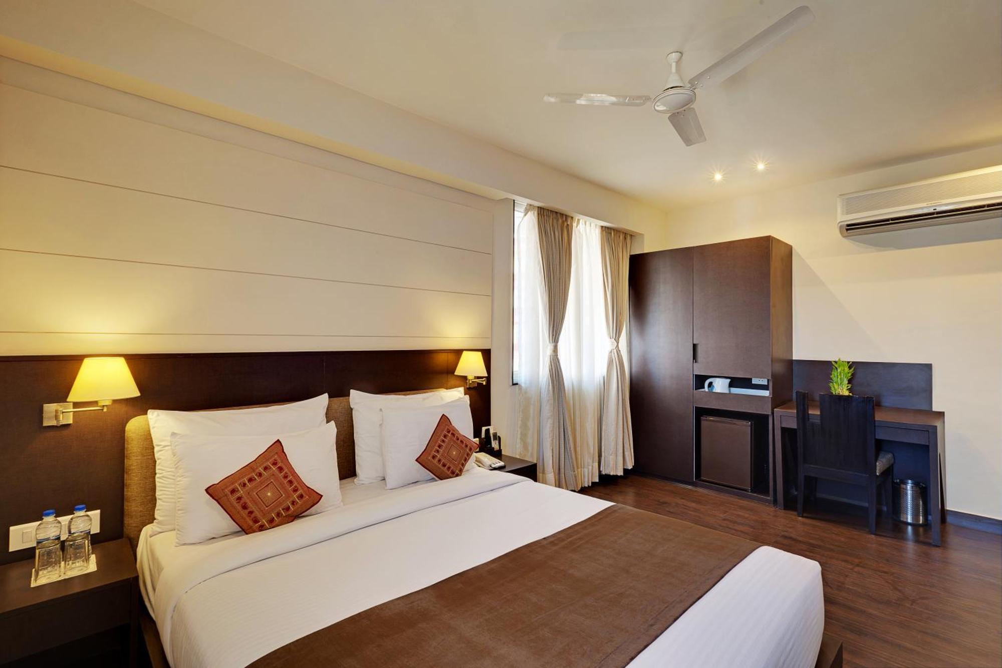 Whispering Palms Hotel Τζαϊπούρ Εξωτερικό φωτογραφία