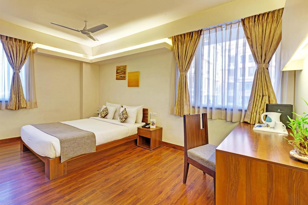 Whispering Palms Hotel Τζαϊπούρ Εξωτερικό φωτογραφία