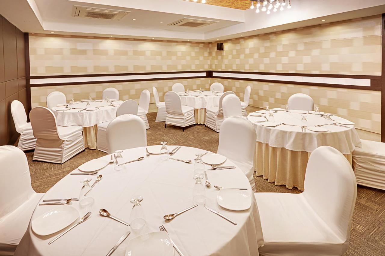 Whispering Palms Hotel Τζαϊπούρ Εξωτερικό φωτογραφία