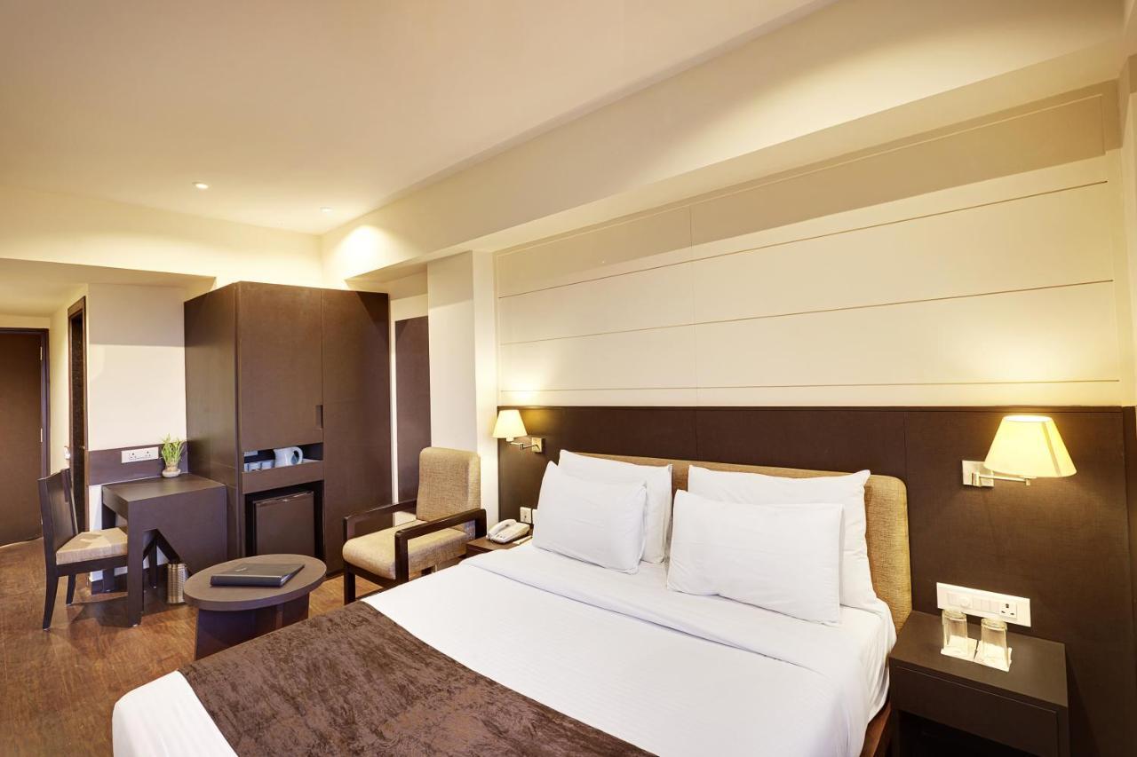 Whispering Palms Hotel Τζαϊπούρ Εξωτερικό φωτογραφία