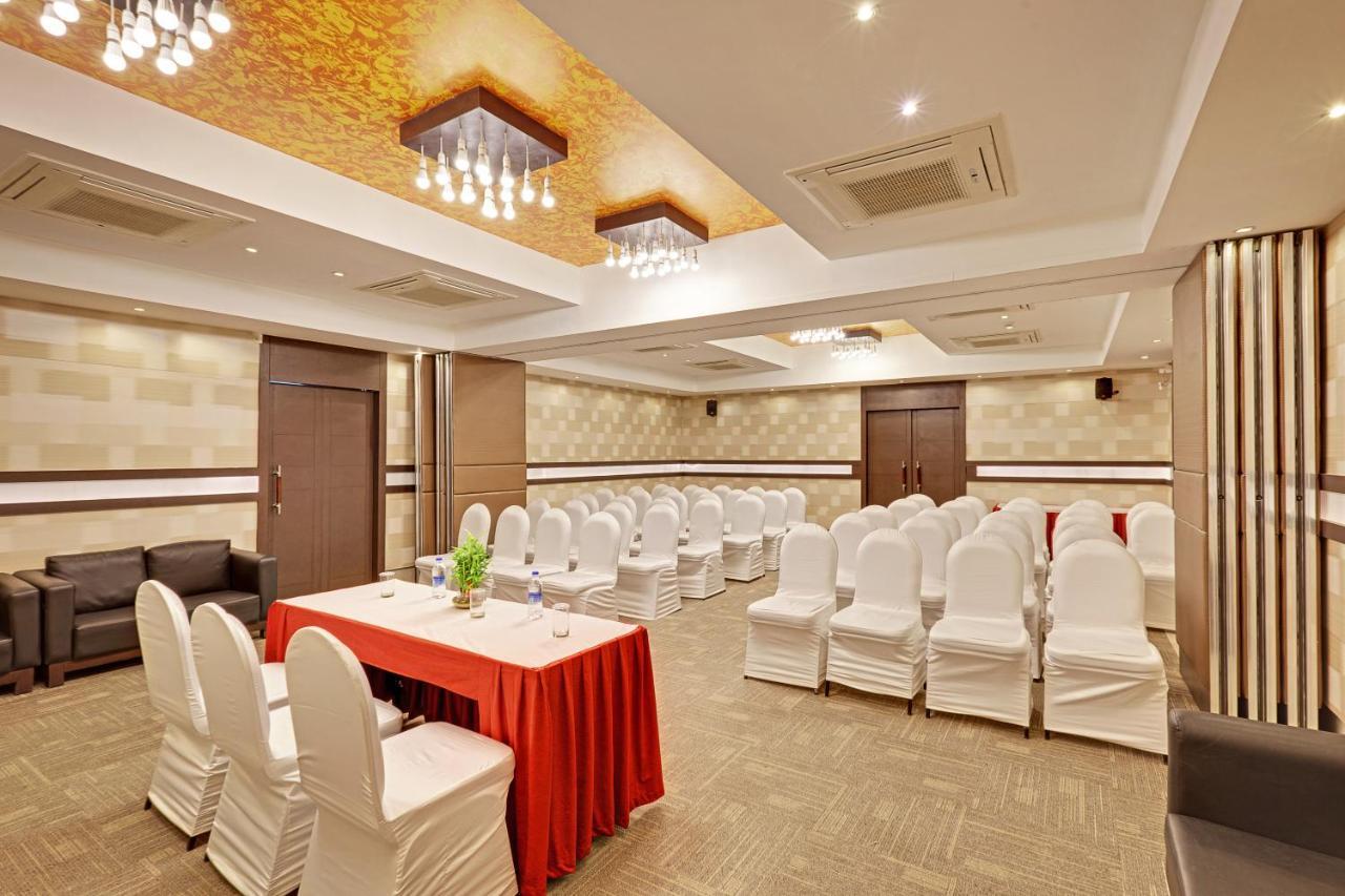 Whispering Palms Hotel Τζαϊπούρ Εξωτερικό φωτογραφία